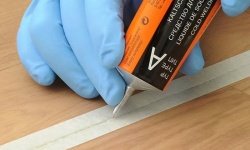 Oprava poškozené vinylové podlahy Oprava poškozené vinylové podlahy