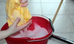 První čištění podlah po ukončení pokládky První čištění podlah po ukončení pokládky
